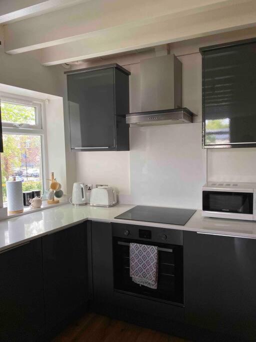 Contemporary Duplex - Private Patio & Parking Daire Stockport Dış mekan fotoğraf
