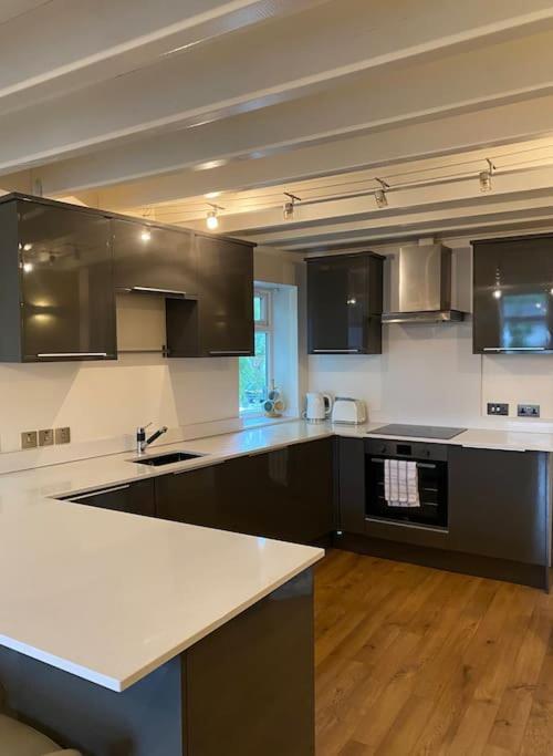 Contemporary Duplex - Private Patio & Parking Daire Stockport Dış mekan fotoğraf